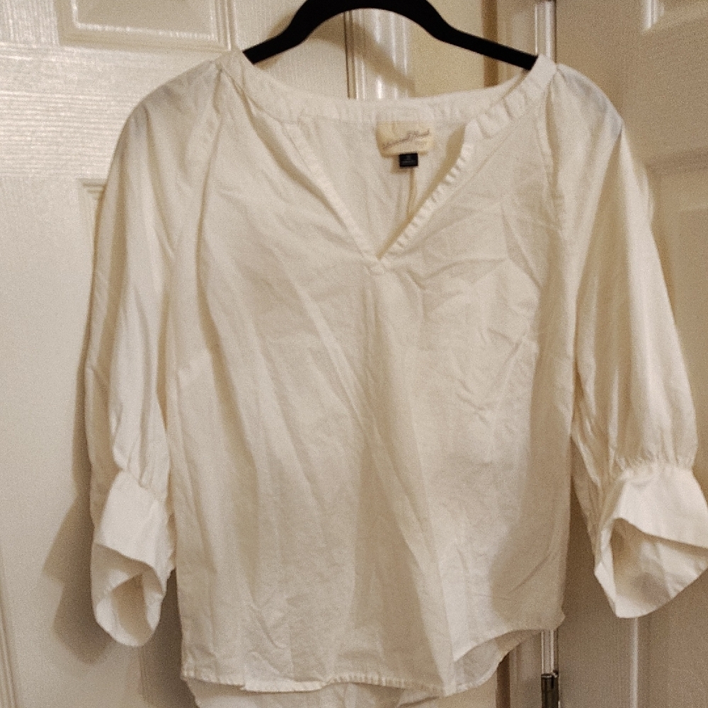Universal Thread Cream Blouse